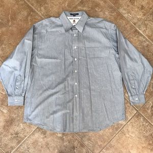 EUC Men’s Tommy Hilfiger 17.5-34/35 dress shirt